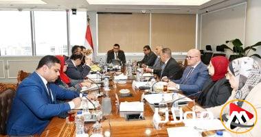 وزير الإسكان يقدم اقتراحاً بشأن اللائحة التنظيمية للهيئة العامة لتنمية السياحة