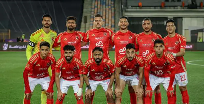 بيراميدز يخطط للحصول على نجم الأهلي مجانًا