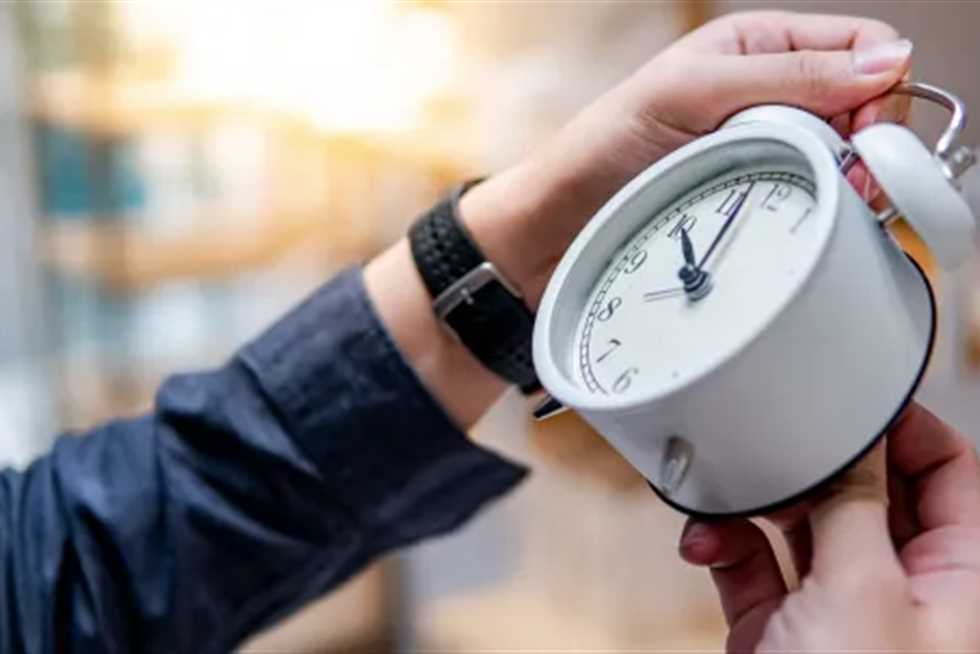 منتصف الليل: بدء العمل بالتوقيت الصيفي في مصر 2025 رسميًا (قم بضبط ساعتك)