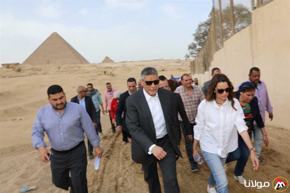 محافظ الجيزة يراقب بدء التشغيل التجريبي لمشروع تحسين الخدمات في المنطقة الأثرية لأهرامات الجيزة