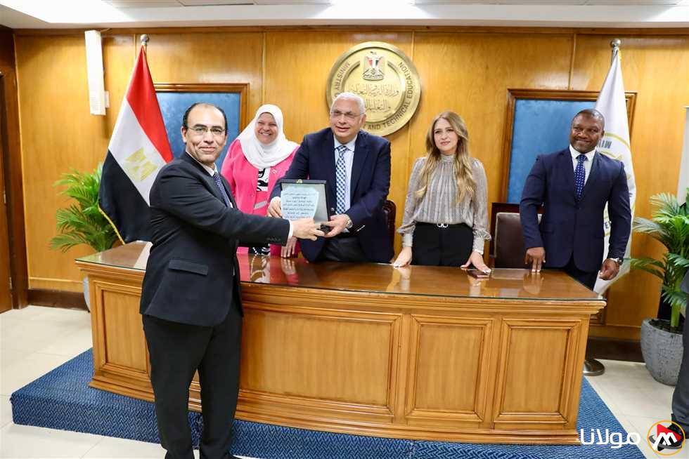 «وزارة التعليم» تكرم الطلاب المتفوقين والمبدعين في مدارس التكنولوجيا التطبيقية للعام الدراسي 2024/2025