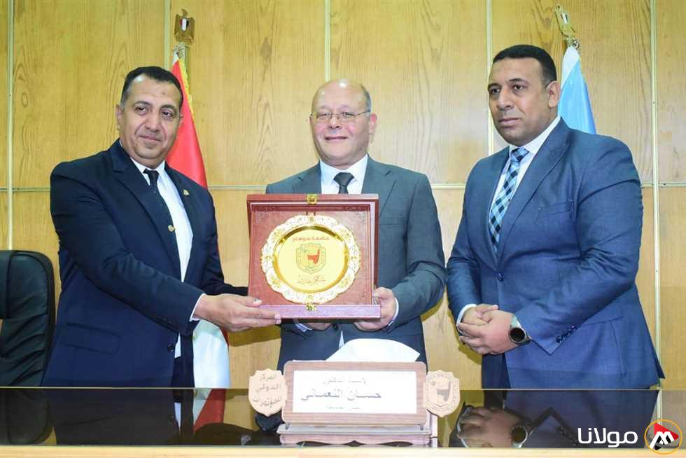 رئيس جامعة سوهاج: جهود هيئة الرقابة الإدارية في مواجهة الفساد تمثل نموذجًا يُحتذى به في مؤسسات الدولة.