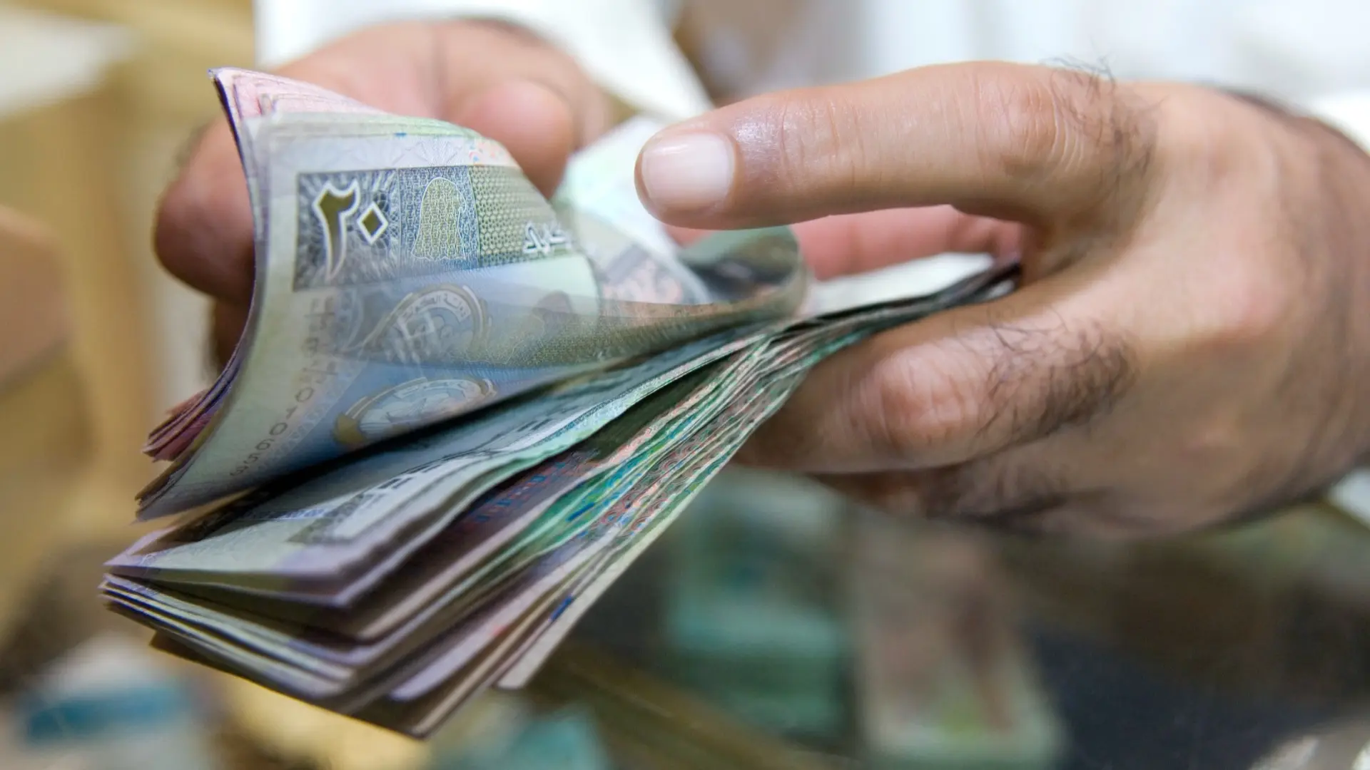 سعر الدينار الكويتي اليوم يحدث مفاجأة في السوق… اكتشف إلى أين وصل أمام الجنيه!